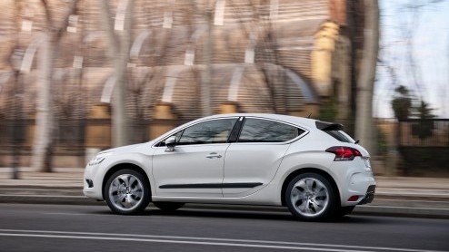 De nieuwe Citron DS4 is volgens zijn makers allerminst doorsnee, bedoeld voor degene die eens wat anders wilt rijden en stiekem de gewone Citron-modellen te braaf vindt. Hoe maakt deze rebelse Frans
