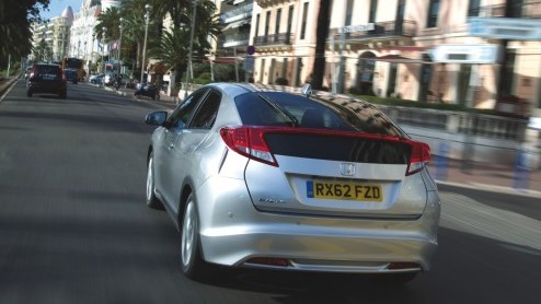 Na de introductie van hybrides stapt Honda de komende tijd in de wereld van downsizing. De nieuwe Honda Civic wordt vanaf april leverbaar met een kleinere en toch krachtige diesel, die als eerste uit