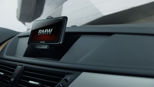 Geen navigatie in je BMW 1 Serie, 3 Serie, X1 of X3? TomTom weet raad en biedt een slim alternatief met Europa-dekking op een vijf inch touchscreen. Het systeem beschikt ook over Bluetooth-functionali