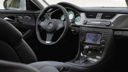 Mercedes-Benz heeft voor verschillende modellen een opfrisbeurt gepland. Zo zagen we al een bijgepunte SLK, nu heeft het merk besloten de vierjarige CLS een upgrade te geven. Deze vierdeurs coup kree