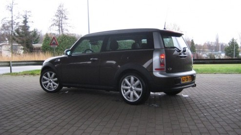 Wat voor de n slechts een koets is op vier wielen, is voor de ander onderdeel van hun levensstijl. Mini-rijders kiezen bewust voor hun sportieve maar stijlvolle 'Brit', want hij past naadloos in hun