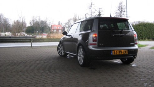 Wat voor de n slechts een koets is op vier wielen, is voor de ander onderdeel van hun levensstijl. Mini-rijders kiezen bewust voor hun sportieve maar stijlvolle 'Brit', want hij past naadloos in hun