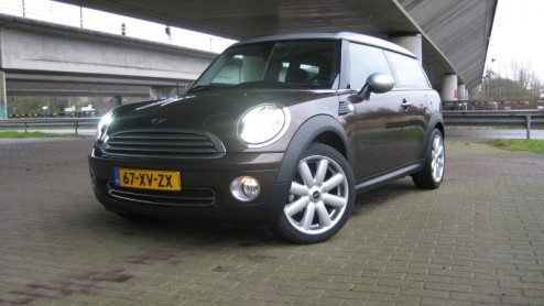Wat voor de n slechts een koets is op vier wielen, is voor de ander onderdeel van hun levensstijl. Mini-rijders kiezen bewust voor hun sportieve maar stijlvolle 'Brit', want hij past naadloos in hun
