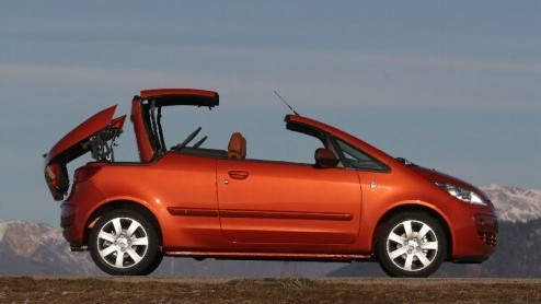 Mitsubishi Motors viert zn 90-jarige verjaardag en trakteert er flink op los. Op de meest modellen bieden de Japanners extra jubileumvoordeel. De Colt CZC Coupe-cabriolet is er nu tijdelijk als Limit