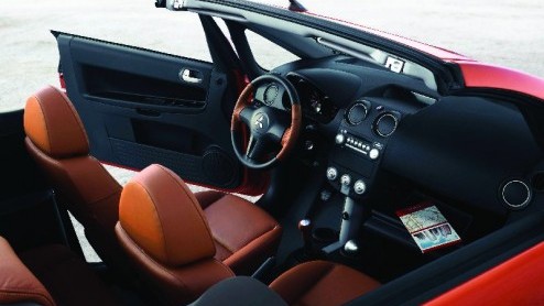 Mitsubishi Motors viert zn 90-jarige verjaardag en trakteert er flink op los. Op de meest modellen bieden de Japanners extra jubileumvoordeel. De Colt CZC Coupe-cabriolet is er nu tijdelijk als Limit