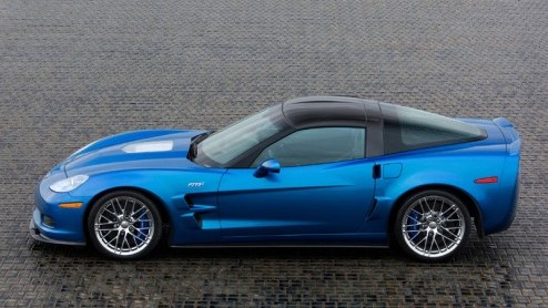 Het kan niet op bij Corvette. Voor wie dacht dat de ZO6 al het summum was, is er nu de overtreffende trap. De Corvette is er nu ook als ZR1 en dat betekent ongeveer 620 pk onder de kap. Hou je vast!