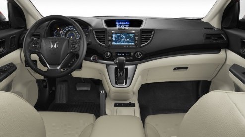 En daar hebben we weer de nieuwe Honda CR-V. Goed kijken, want dit keer schijnt Honda licht op de Europese versie in plaats van de Amerikaanse. In de loop van de herfst staat de derde generatie bij de