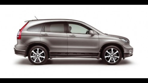 Sinds 1997 is Honda al vertegenwoordigd in het midi-SUV segment. De eerste generatie CR-V deed toen zijn intrede. In die tijd was de vraag naar dergelijke modellen beduidend lager dan vandaag de dag.