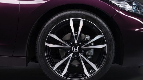 Tegelijkertijd met de introductie van de zuinige diesel voor de Civic liet Honda ons ook kennismaken met de vernieuwde CR-Z. De kleine sportcoup met hybride-aandrijving kreeg een nieuw neusje en  no