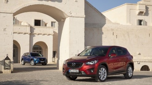 De nieuwe Mazda CX-5 staat vanaf 18 februari bij de dealer. Dat heeft zon 500 klanten er niet van weerhouden er alvast een te bestellen. Het aansprekende design, de interessante prijs, 20% bijtelling