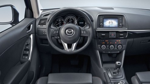 De nieuwe Mazda CX-5 heeft in ons land een vliegende start gemaakt. Dankzij de zuinige 2.0 liter SkyActiv-benzinemotor viel de stoere Japanner eventjes in de 20% bijtellingscategorie waardoor de verko