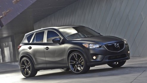 Voor de SEMA show in Las Vegas heeft Mazda een aantal CX-5's opgetuigd. Ze mogen daar de show stelen als stoere CX-5 180, CX-5 Demspey en CX-5 Urban. Die laatste is onze favoriet.