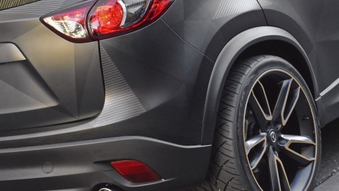 Voor de SEMA show in Las Vegas heeft Mazda een aantal CX-5's opgetuigd. Ze mogen daar de show stelen als stoere CX-5 180, CX-5 Demspey en CX-5 Urban. Die laatste is onze favoriet.