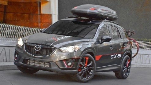 Voor de SEMA show in Las Vegas heeft Mazda een aantal CX-5's opgetuigd. Ze mogen daar de show stelen als stoere CX-5 180, CX-5 Demspey en CX-5 Urban. Die laatste is onze favoriet.