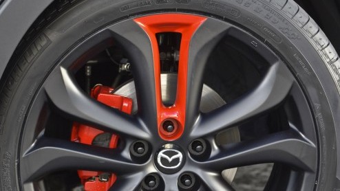 Voor de SEMA show in Las Vegas heeft Mazda een aantal CX-5's opgetuigd. Ze mogen daar de show stelen als stoere CX-5 180, CX-5 Demspey en CX-5 Urban. Die laatste is onze favoriet.