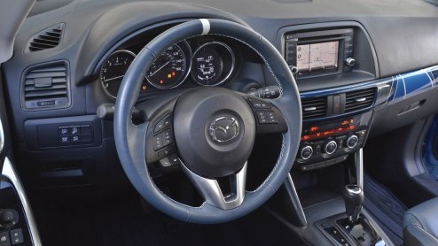 Voor de SEMA show in Las Vegas heeft Mazda een aantal CX-5's opgetuigd. Ze mogen daar de show stelen als stoere CX-5 180, CX-5 Demspey en CX-5 Urban. Die laatste is onze favoriet.