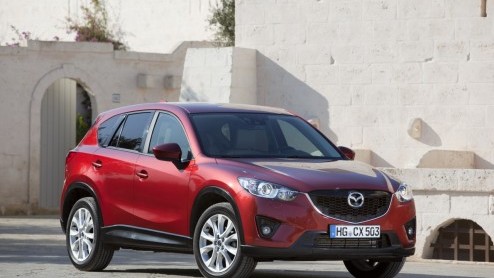 De nieuwe Mazda CX-5 schept hoge verwachtingen. Het model is niet alleen de eerste compacte SUV van het merk maar ook eerste Mazda gebouwd volgens de op efficintie gerichte SkyActiv gedachte. In Bari