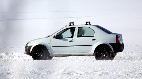 Dacia wil graag op het succes van de SUV meeliften en is van plan de markt te gaan veroveren met hun eigen SUV. Daarmee komt de geplande productie van 1 miljoen autos in 2010 in handbereik. We kunnen