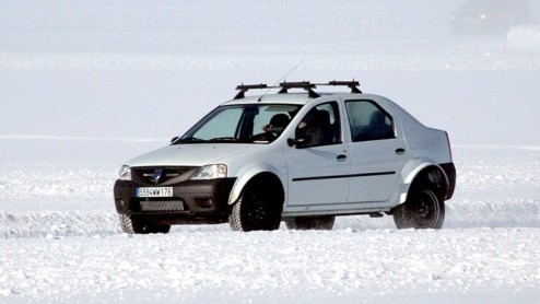 Dacia wil graag op het succes van de SUV meeliften en is van plan de markt te gaan veroveren met hun eigen SUV. Daarmee komt de geplande productie van 1 miljoen autos in 2010 in handbereik. We kunnen