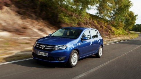 Dacia stoomt lekker door met nieuwe modellen. Na de Duster en de kersverse Lodgy is het tijd voor een nieuwe Logan en Sandero. Dit zijn de eerste beelden en details.
