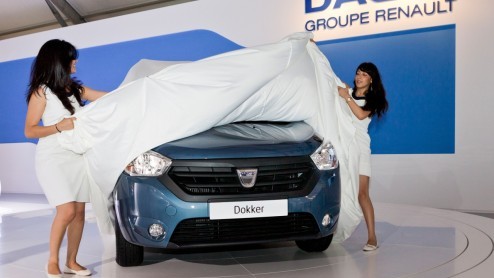 De lak van de Lodgy is nog maar net droog of de heren van Dacia introduceren weer een nieuw model. De Dokker (what's in a name) is Dacia's antwoord op de Berlingo's, Kangoo's en Partners.