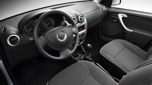 Naast de Duster Aniversare introduceert Dacia nu ook twee extra rijk uitgeruste uitvoeringen van de Sandero en de Logan MCV. Het duo is - ter gelegenheid van het vijfjarige jubileum van Dacia - leverb