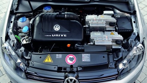 De Volkswagen Cross Coupe is de nieuwste plug-in hybride van de Duitsers en werd kort geleden als studiemodel gepresenteerd in Tokyo. Het merk doet echter al praktijkervaring op met de Golf Variant Tw