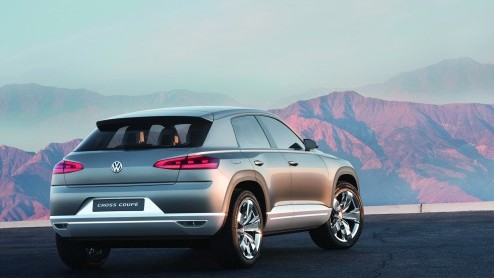 Volkswagen heeft op de Tokyo Motor Show een leuke verrassing: de Cross Coup. Deze kruising tussen een SUV en coupe is vierwielaangedreven en heeft plug-in hybridetechniek. En daarmee is hij niet alle
