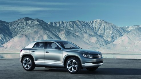 Volkswagen heeft op de Tokyo Motor Show een leuke verrassing: de Cross Coup. Deze kruising tussen een SUV en coupe is vierwielaangedreven en heeft plug-in hybridetechniek. En daarmee is hij niet alle