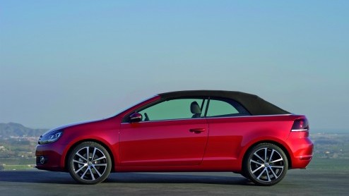De Volkswagen Golf Cabriolet verliet jaren geleden de showroom om later opgevolgd te worden voor de Eos. Op de Autosalon van Genve blaast het merk de luchtige Golf toch weer een nieuw leven in. Net a