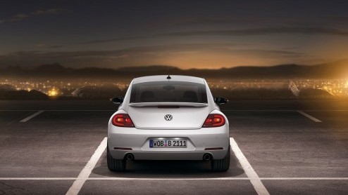 Dit is 'm dan, de nieuwe Volkswagen Beetle! Het icoon debuteert in Sjanghai, Berlijn en New York en arriveert vanaf de herfst in Europa.