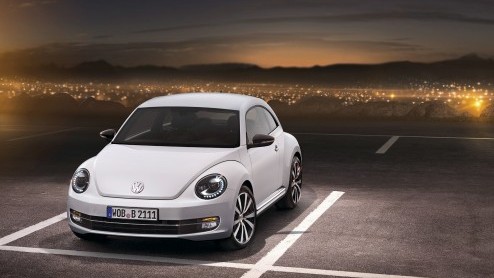 Dit is 'm dan, de nieuwe Volkswagen Beetle! Het icoon debuteert in Sjanghai, Berlijn en New York en arriveert vanaf de herfst in Europa.