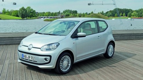 Volkswagen heeft de definitieve vanafprijs van de Up bekendgemaakt. De nieuwe stadsrakker is er begin volgend jaar vanaf 8490 euro.