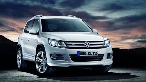 Volkswagen laat Polo- en Tiguan rijders vlotjes voor de dag komen met R-Line pakketten. Ze dikken het in- en exterieur sportief aan en worden vanaf het najaar in de optielijst opgenomen.