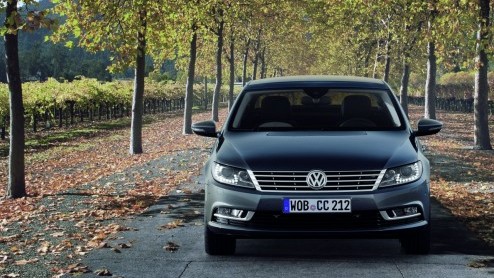 We zaten er al op te wachten; de facelift van de Passat CC. Volkswagen is vandaag zo ver en presenteert hun vierdeurscoupe in vernieuwde vorm op de Los Angeles Auto Show.