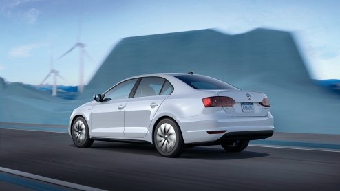 Hij is al een paar keer aangekondigd en vandaag is het dan zo ver: de Volkswagen Jetta Hybrid doet intrede! De zuinige hybridevariant met TSI-motor en 95 gram CO2-uitstoot is per direct te bestellen v