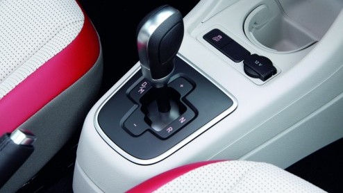 Na het introduceren van de driedeurs Volkswagen Up is het de beurt aan de vijfdeursversie. Omdat twee extra portieren an sich weinig aanleiding geven voor een nieuwe rijtest, nemen we Up-jes onder de
