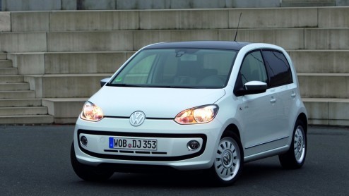 Na het introduceren van de driedeurs Volkswagen Up is het de beurt aan de vijfdeursversie. Omdat twee extra portieren an sich weinig aanleiding geven voor een nieuwe rijtest, nemen we Up-jes onder de