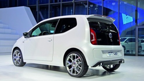 Volkswagen heeft lange tijd geen model gehad onder de psychologische grens van 10.000 euro. De komst van de Up eind vorig jaar luidde een nieuw tijdperk in voor Volkswagen. En die Up-familie wordt nu
