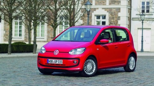 Na het introduceren van de driedeurs Volkswagen Up is het de beurt aan de vijfdeursversie. Omdat twee extra portieren an sich weinig aanleiding geven voor een nieuwe rijtest, nemen we Up-jes onder de