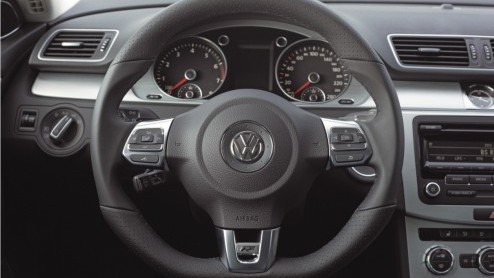 In Leipzig laat Volkswagen zich weer van de sportieve kant zien. Op de autotentoonstelling aldaar is zowel de (Passat) CC R-Line als de Scirocco GTS met 210 pk present. Beide autos verschijnen eind d