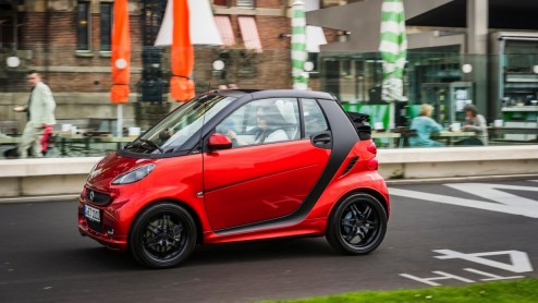 Blokje om met de smart fortwo BRABUS electric drive. Meer vermogen, potige looks en stiekem nog comfortabel ook!