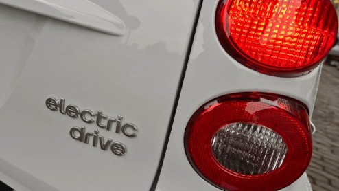 Blokje om met de smart fortwo BRABUS electric drive. Meer vermogen, potige looks en stiekem nog comfortabel ook!