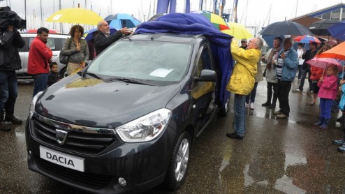 Dacia Dag 2013 voor Dacia fans, rijders en potentiele klanten op Vliegveld Valkenburg bij Katwijk.