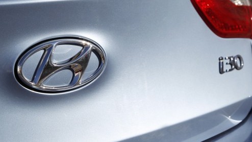 Zonder ook maar een kilometer gereden te hebben wisten we het al: de Koreanen mogen trots zijn op hun nieuwe Hyundai i30 . Het is immers niet vanzelfsprekend dat de CEO van Volkswagen AG ten tijde van