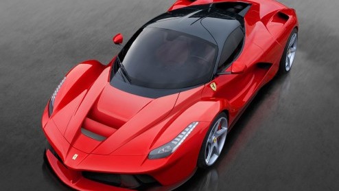 De opvolger van de Enzo heet LaFerrari en is met 963 pk allesbehalve een stakker.