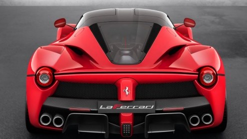 De opvolger van de Enzo heet LaFerrari en is met 963 pk allesbehalve een stakker.