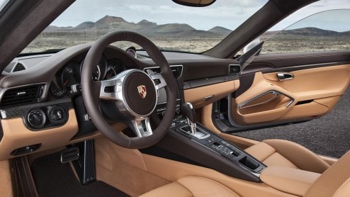 Porsche heeft de nieuwe 911 Turbo en Turbo S onthuld. De nieuweling is weer krachtiger dan zijn voorganger, maar tegelijk tot wel zestien procent zuiniger.