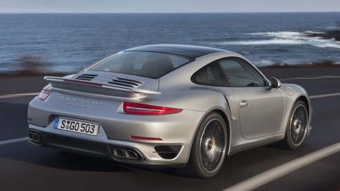 Porsche heeft de nieuwe 911 Turbo en Turbo S onthuld. De nieuweling is weer krachtiger dan zijn voorganger, maar tegelijk tot wel zestien procent zuiniger.