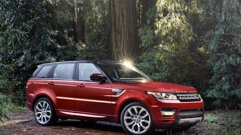 Land Rover heeft het doek getrokken van de Range Rover Sport. Het is volgens zijn makers de snelste, meest wend- en handelbare Land Rover ooit, en is parallel aan de nieuwe Range Rover ontwikkeld.
